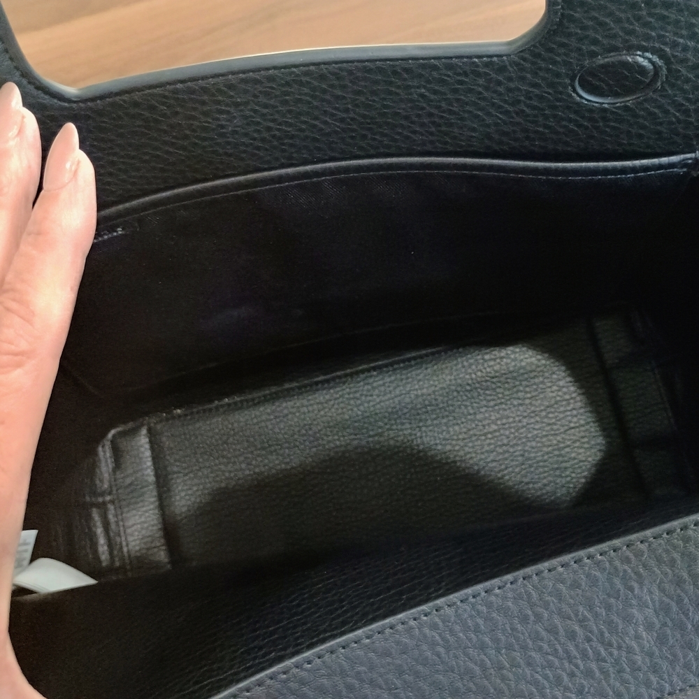 Amazon Essentials Black Textured Tote Shoulder Bag - Picture 8 of 8